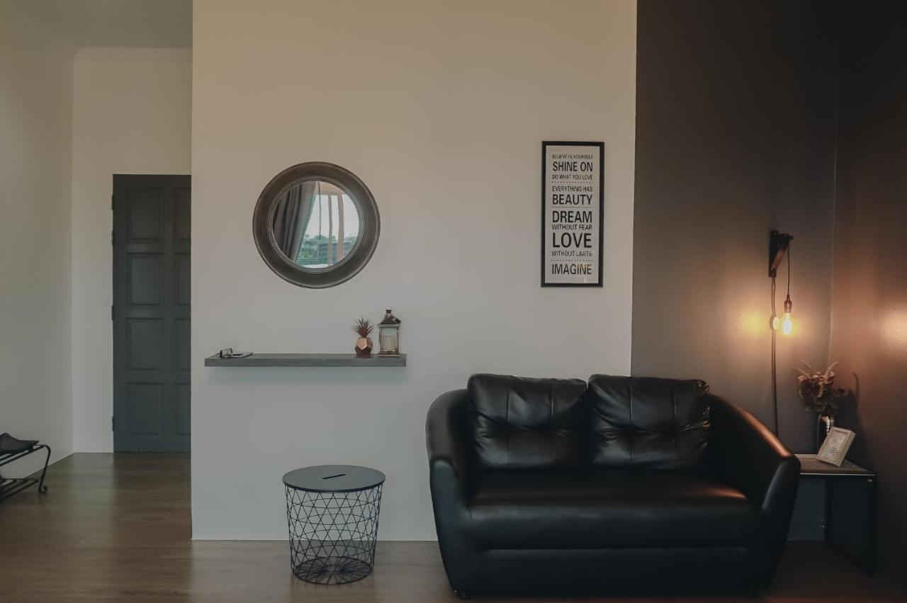 فندق Thira House Karon المظهر الخارجي الصورة